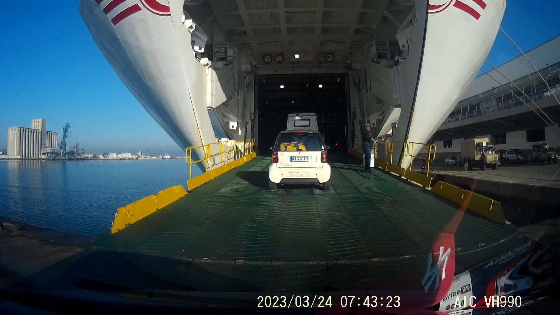 15 dashyaris04