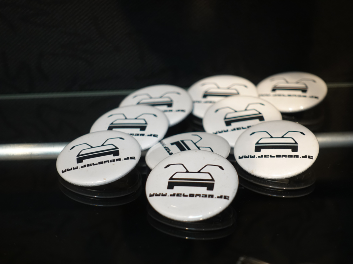 NONLINE button deloman